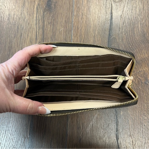 Coach Signature Brown Large Zip Around Zip Wallet - Picture 5 of 7